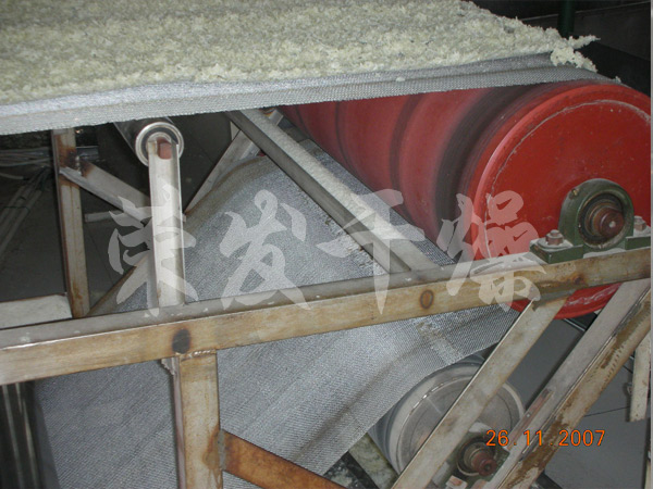 方便米飯蒸熟之專用帶式干燥機